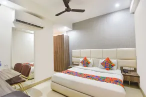 FabHotel Monsella - Room