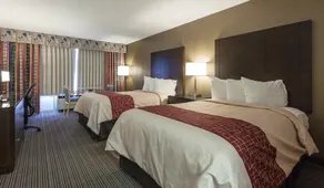 Red Roof Inn & Suites DeKalb - Room