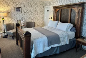 1846 Inn and Tavern - Zimmer