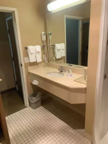 Hampton Inn by Hilton Chelsea - Badezimmer