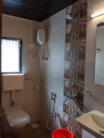 Mango Tree Farm - Bathroom
