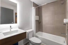 Microtel Inn & Suites by Wyndham Rehoboth Beach - Salle de bain