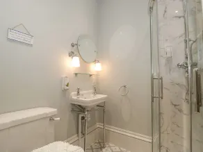 Garden Flat - Bad