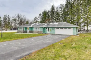 Rural Byron Retreat w/ Scenic Surroundings + Yard! - Interiør