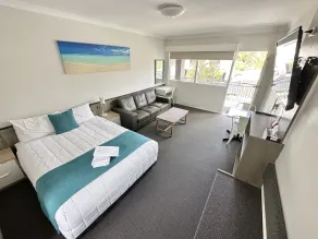 Top of the Town Motor Inn - Room