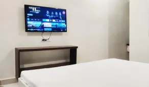 The White Canyon - Room