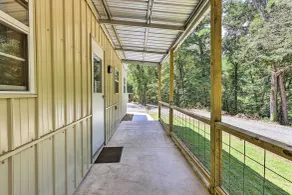 Creekside Cabin Retreat w/ Community Fire Pit - Innenbereich