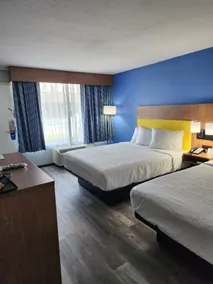 Days Inn & Suites by Wyndham Jennings - Habitación