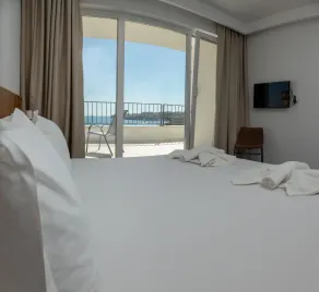 JI HOTEL - Room