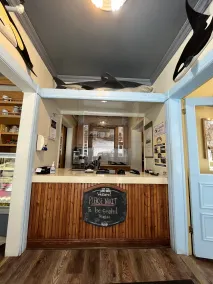 The Dockside Inn & Restaurant - Entrée intérieure