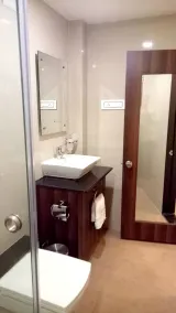 Lime Tree Hotel - Bathroom
