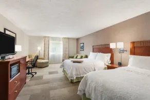 Hampton Inn Colchester - Room