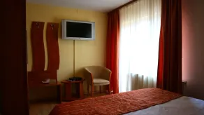 Andy Brasov - Room