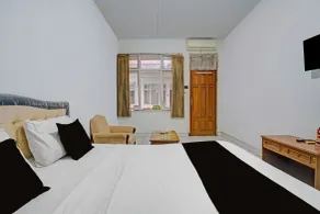 OYO 94802 Hotel Prima - Room