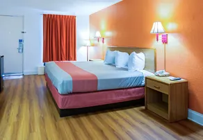 Motel 6-Perry, GA - Room