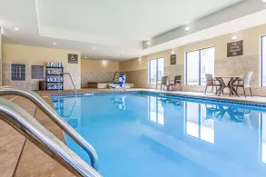 Comfort Suites University Brookings - Pool