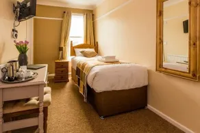 The Longboat Inn - Room