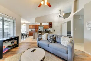 Balcony & Pool Access: Quiet West Chandler Condo - Interiör