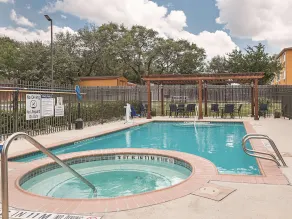 La Quinta by Wyndham San Antonio Northwest - Pool