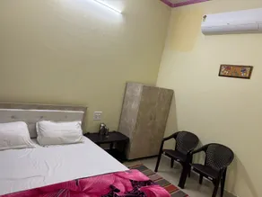 Hotel in Naimisharanya - Habitación