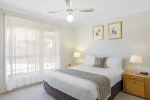 Best Western Ambassador Motor Inn & Apartments - Room