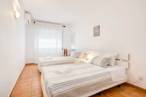 Oura Parque Apartamentos Turisticos - Habitación