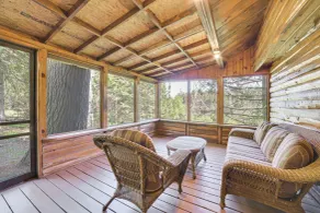 Hike, Fish & Unwind: Riverfront Vanderbilt Cabin - Innvendig