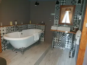 Logis Hôtel La Magnanerie - Côté Bistro - Badeværelse