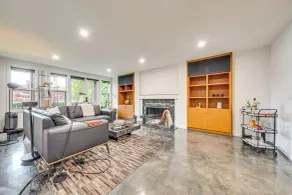 Executive Lake Washington Stay With Dock Access - Interior