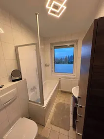 Charming 3-Room Apartment in Hoyerswerda, Lusatian Lake District - Bagno
