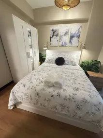 Aesthetic Cozy Modern Condo Apartment - Zimmer