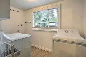 Walk to Dtwn Littleton: Updated Pet-Friendly Home - Intérieur