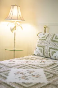 The Chimney Rock Inn & Cottages  - Værelse