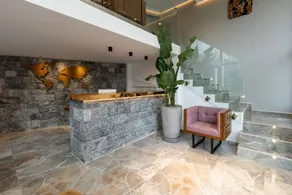 Beach Walk Luxury Suites - Resepsjon