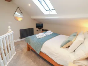 Wren's Nest - Room
