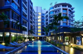 Locals Sathorn Siamese Nang Linchee - Pool