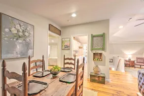 Upscale Rustic Duplex on Stream, Near Blowing Rock - Interiör