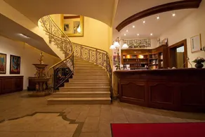 Hotel DREI SCHWANEN - Ristorante Due Fratelli - Reception