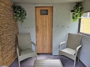 Cottage , Private Sauna for 8 People and big Garden - Coin séjour