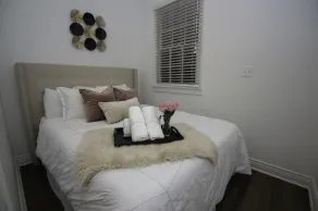 4 BR - Sleeps 8! Celebrity Villa Next to Frenchman St - Rom