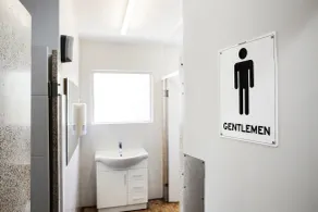 Villawood Hotel - Bathroom