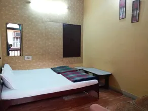 Hotel Raj Bed & Breakfast - Room