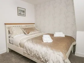 1 The Riverside - Room
