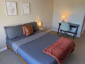The George Modern 2BR - Værelse