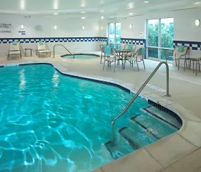 Fairfield Inn & Suites by Marriott Detroit Metro Airport Romulus - Piscine