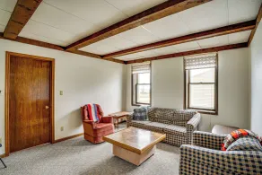 Pet Friendly Home on 15 Acres - Lake Michigan - Innvendig