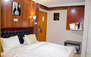 NOUBOU INTERNATIONAL HOTEL BONAPRISO - Room