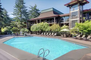 DoubleTree by Hilton Seattle Airport - Piscine