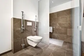eee Hotel Traun - Baño
