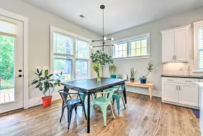 Modern Charlotte Home ~ 4 Mi to Downtown! - Interiör